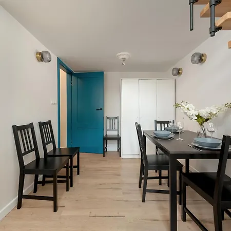 Apartament - Salon, Sypialnia Oraz Andresola Z Lozkiem - Blisko Stare Miasto - By Renters דירה